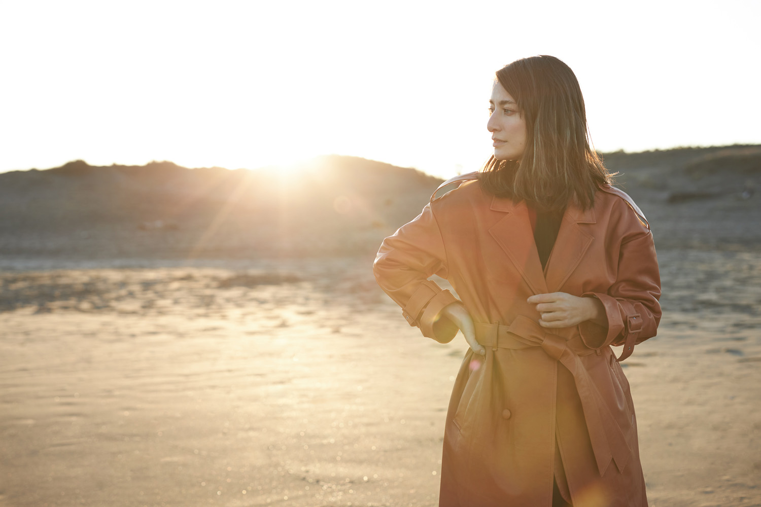 マリエが提案する、“永遠のレザーコート”。 - STORY - 革きゅん