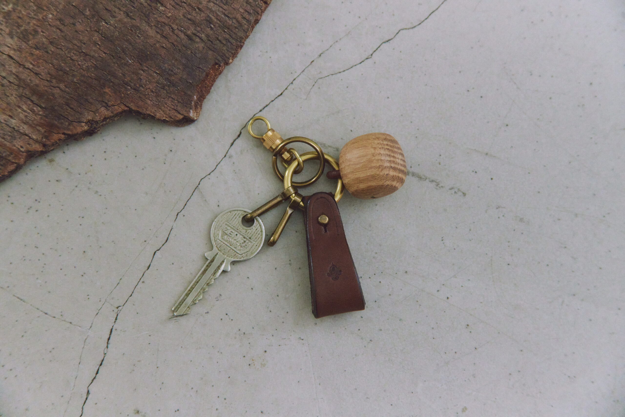 大切な人に贈りたい、遊び心あるレザー小物。 - 革きゅん